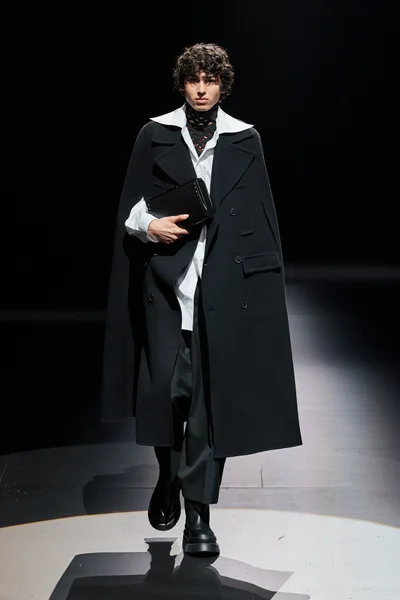 Look 48